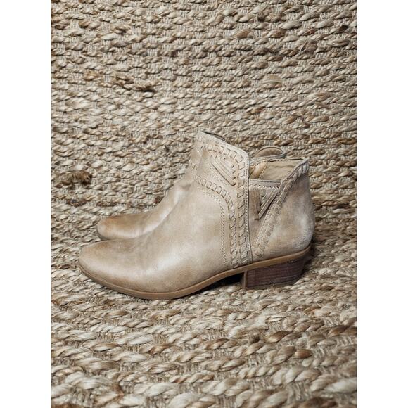 BareTraps Boots Women’s 9 Tan Brown Gerty Booties Ankle Boot Heels Comfort Shoe - Picture 2 of 12